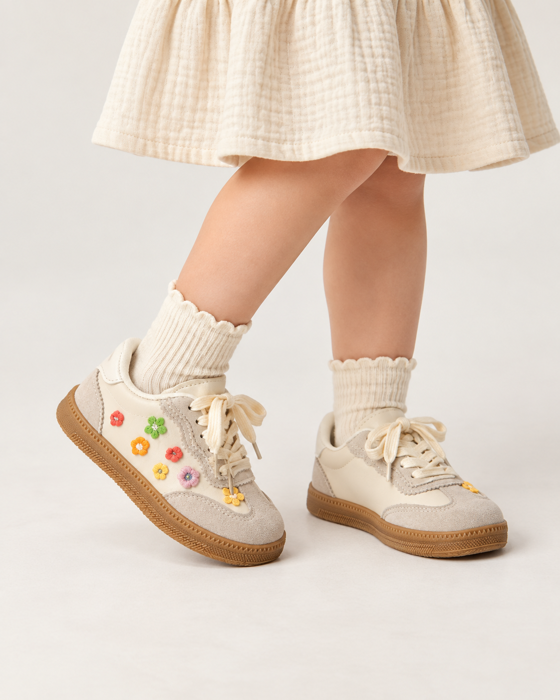 EMBROIDERED FLORAL TRAINERS