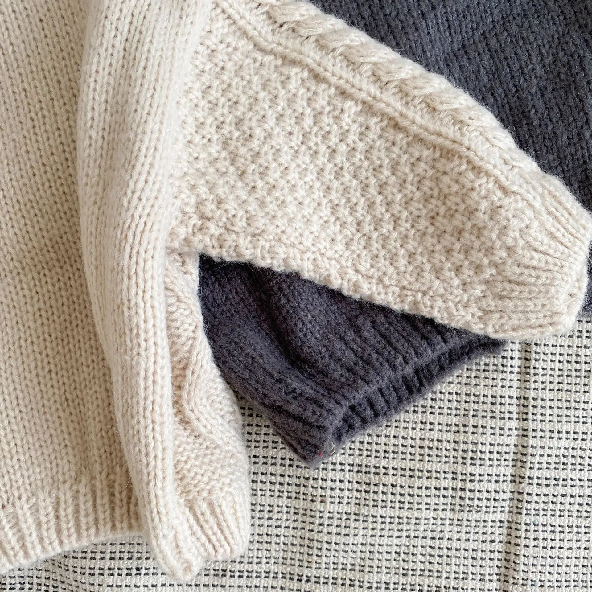 Treasure Weaved Pattern Knitted Cardigan